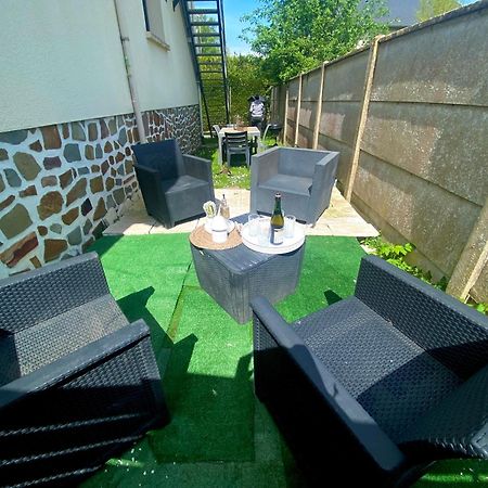 Une Ambiance Cosy Avec Jardin Privatif Nassandres Екстериор снимка